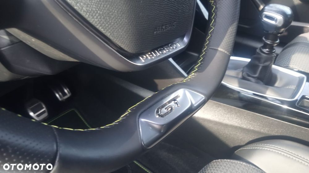 Peugeot 208 PureTech 100 GT Pack - 18