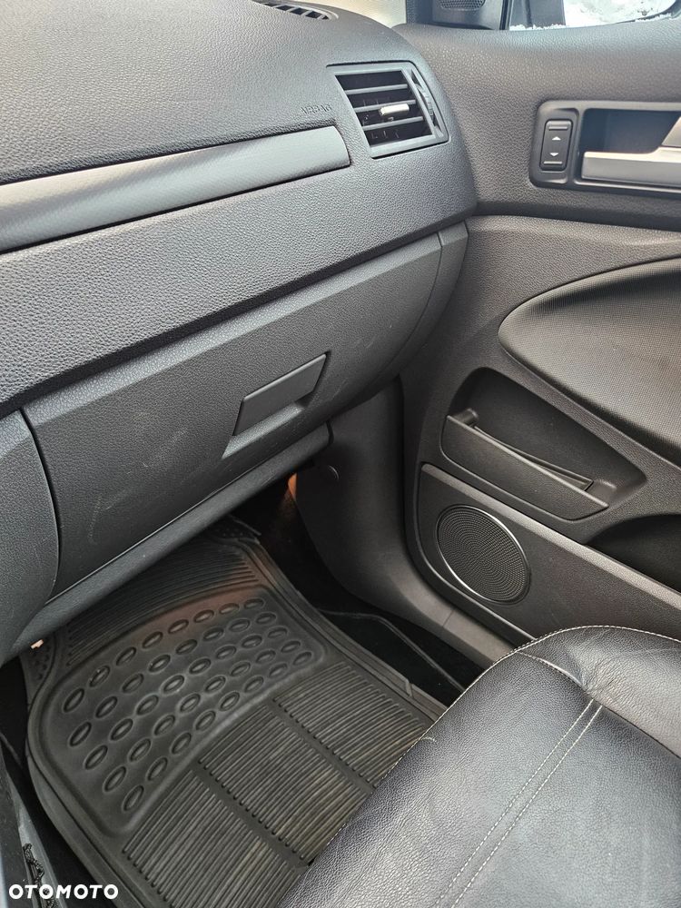 Ford Kuga 2.0 TDCi 2x4 Titanium - 19