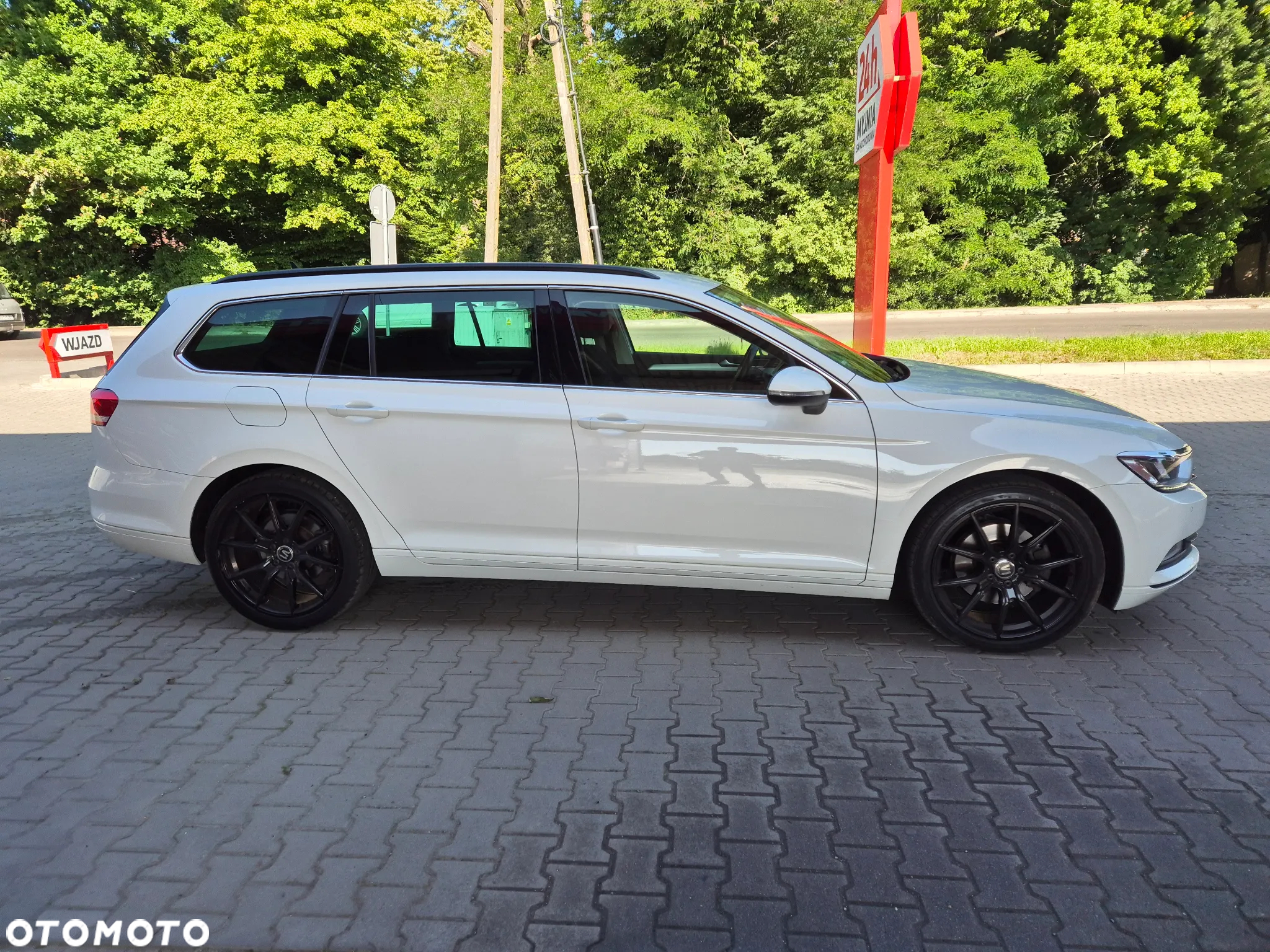 Volkswagen Passat - 4