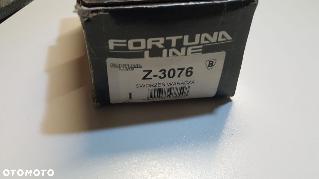 SWORZEŃ WAHACZA.Przegub kulowy  AUDI 80-90 / VW PASSAT 81-84 PR ZE WSP. PRAWA STRONA   Z-3076,855407366A, 855407366B - 3