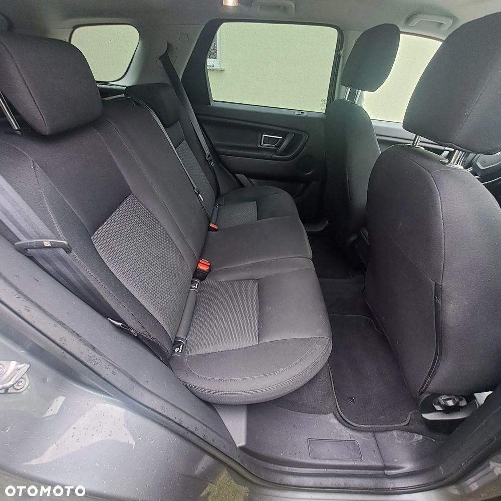 Land Rover Discovery Sport - 11