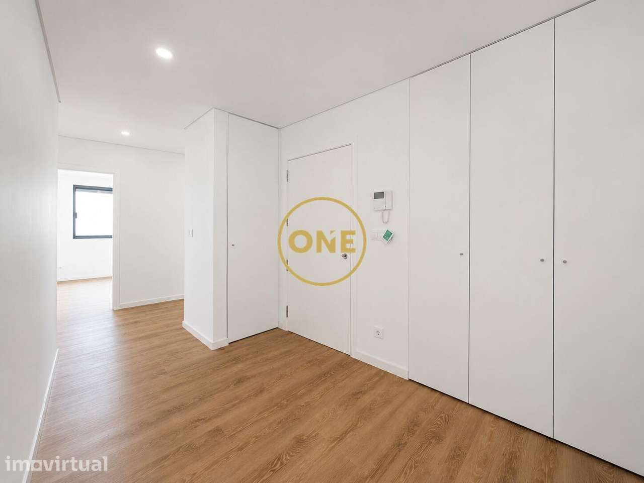 Apartamento T3 Novo | Paim | Garagem | Elevador | Varanda - Grande imagem: 3/22
