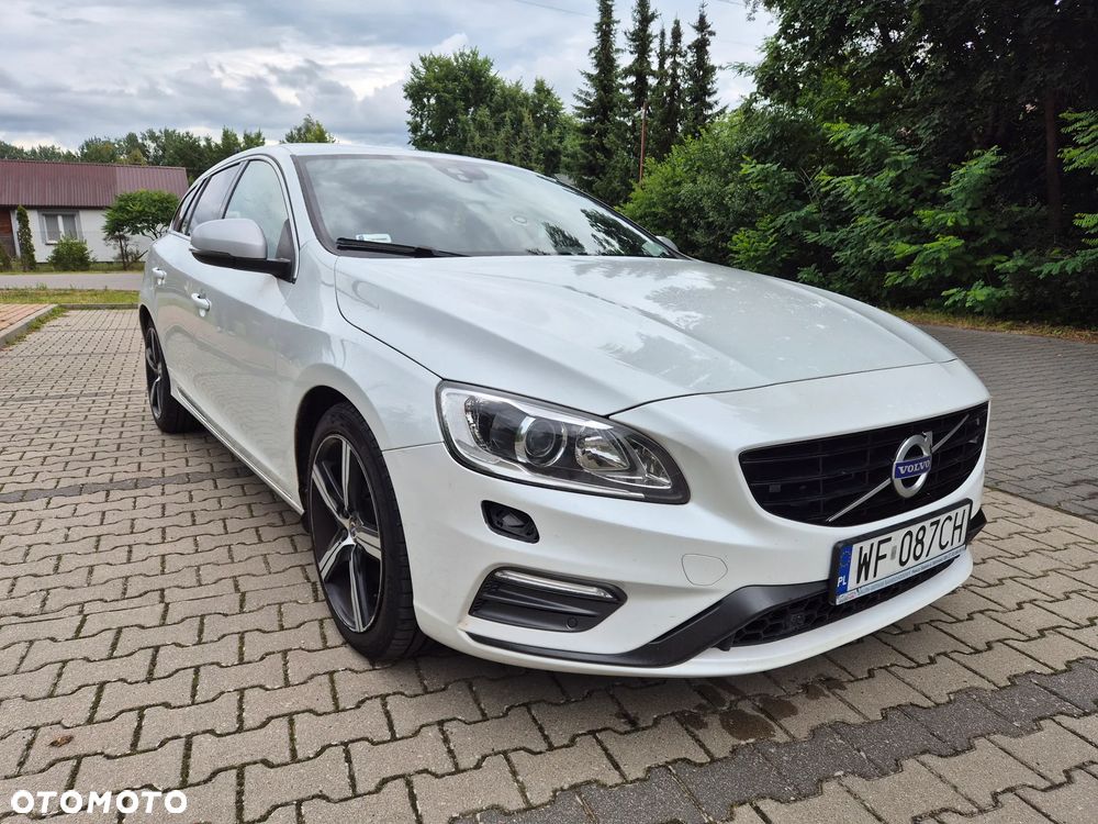 Volvo V60 D4 Drive-E R-Design Momentum - 2