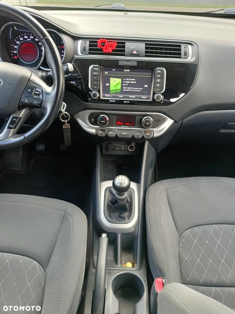 Kia Rio - 10