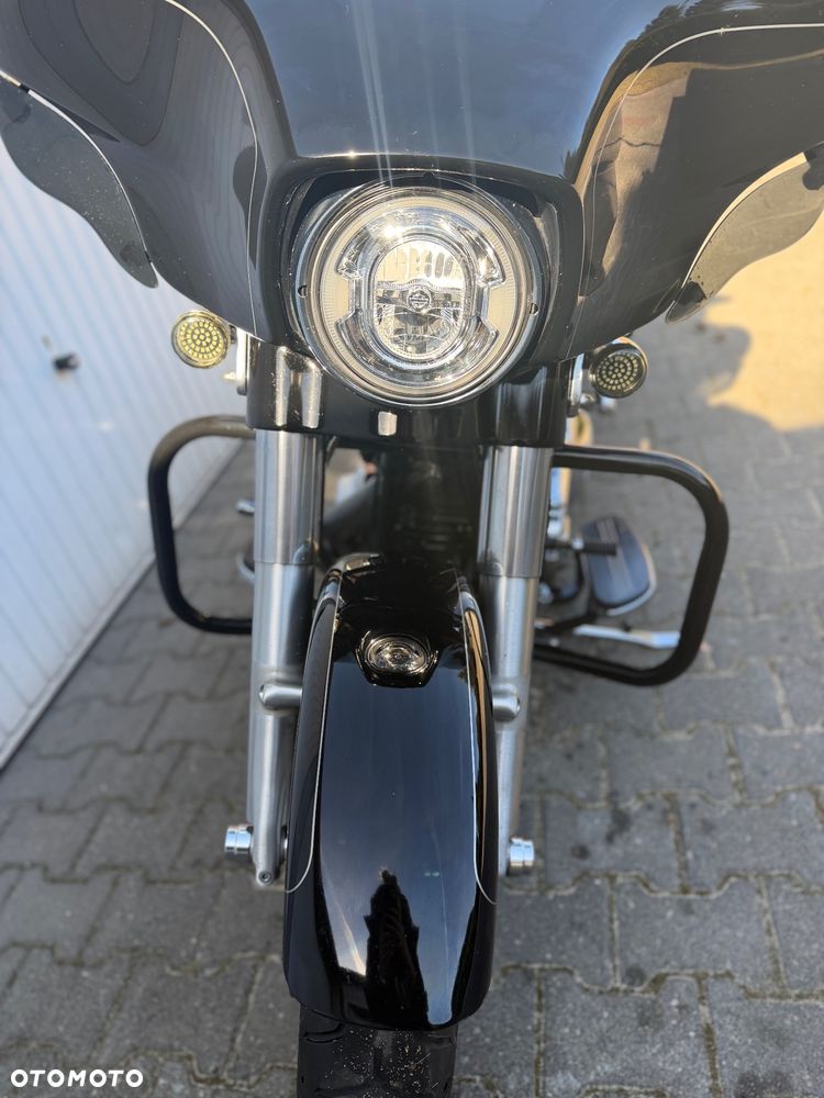 Harley-Davidson Touring Street Glide - 10