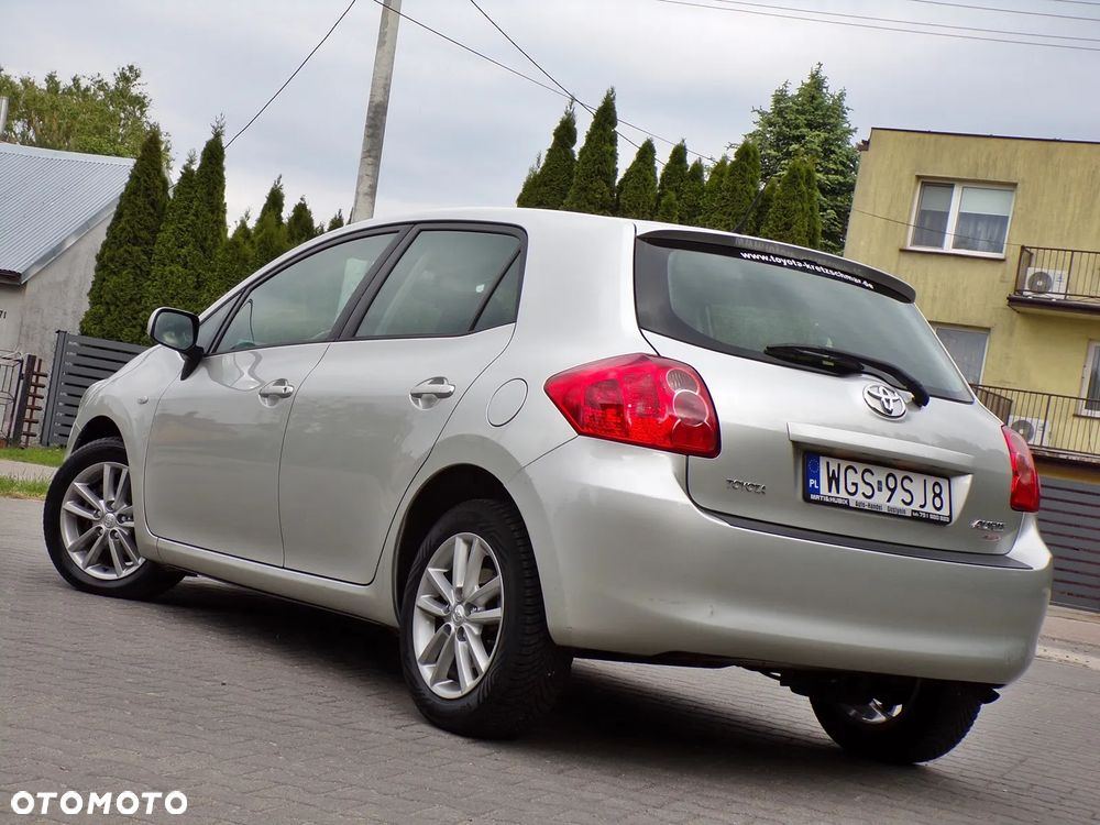 Toyota Auris 1.4 D-4D Life+ - 2