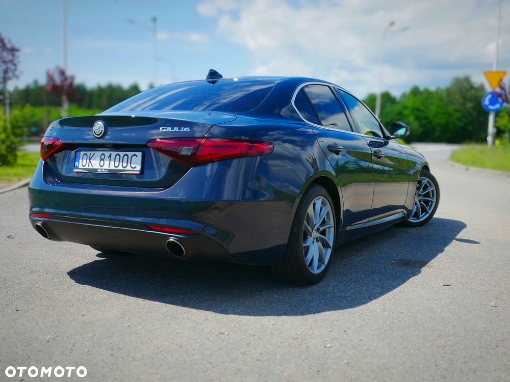Alfa Romeo Giulia 2.0 Turbo 16V AT8 Veloce - 3