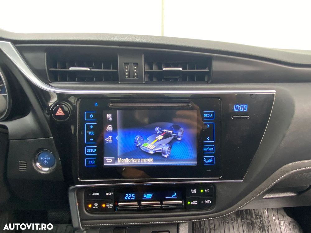 Toyota Auris 1.8 L VVT-i TS Hybrid Sol+ - 8