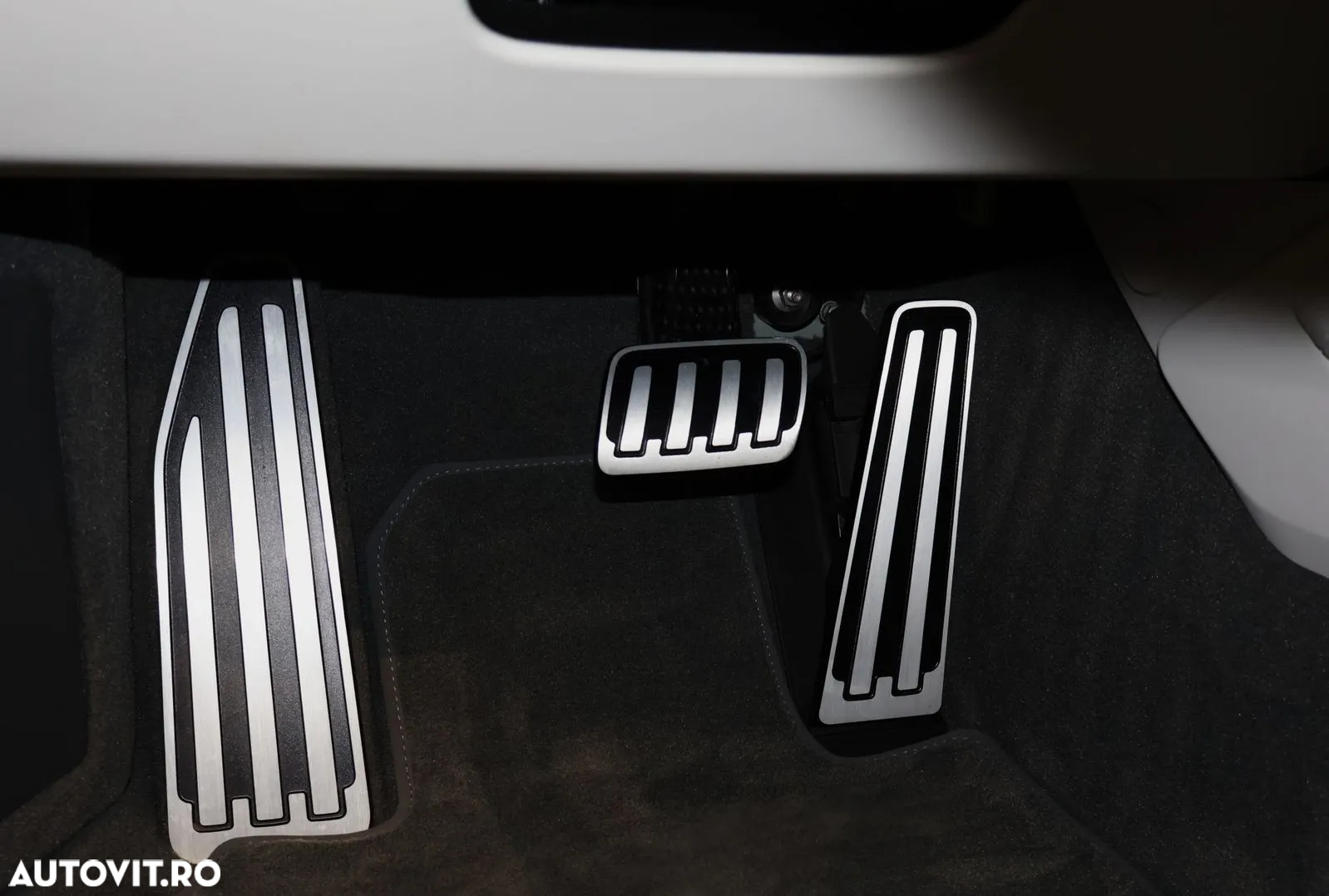 Porsche 911 Carrera 4S - 40