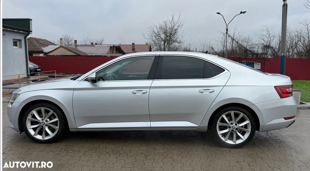 Skoda Superb 2.0 TDI DSG 4X4 Style - 4