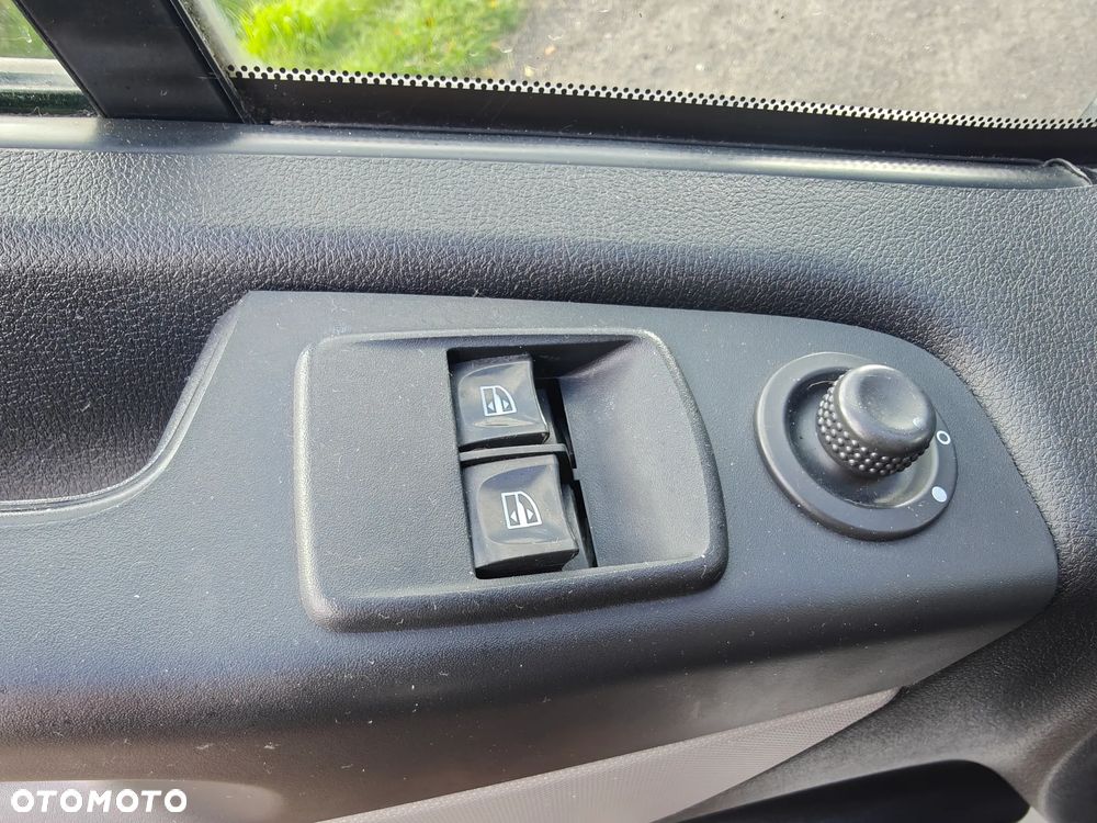 Renault Trafic - 22