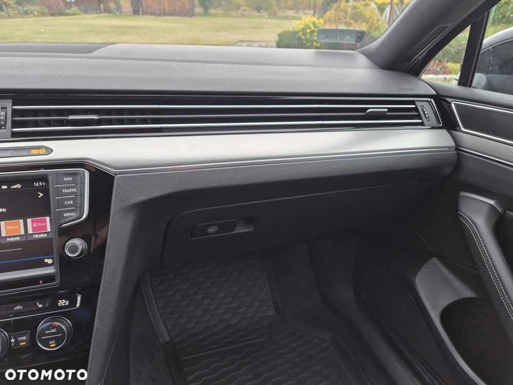Volkswagen Passat - 35