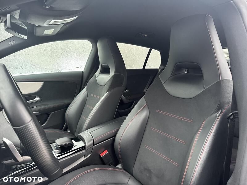 Mercedes-Benz CLA 250 E AMG Line 8G-DCT - 15