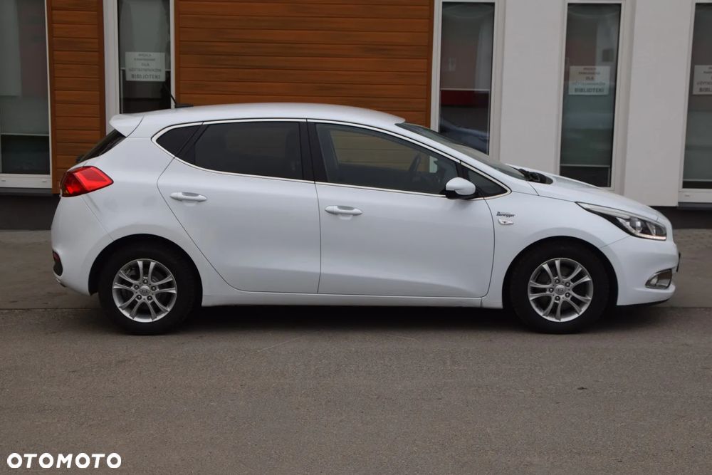 Kia Ceed 1.6 CRDi 128 Dream-Team Edition - 8
