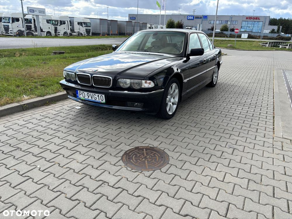 BMW Seria 7 735i - 25