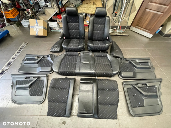 Bmw E34 Touring Kompletne Wnętrze Fotele Kanapa Boczki