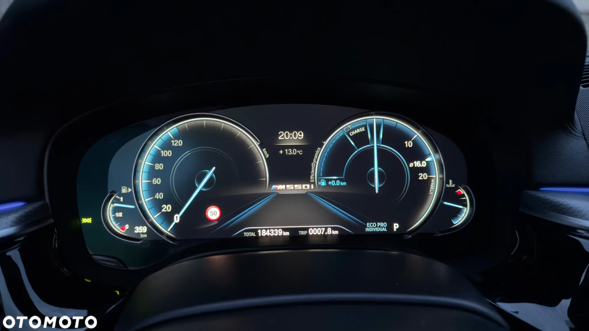 BMW Seria 5 M550i xDrive sport - 25