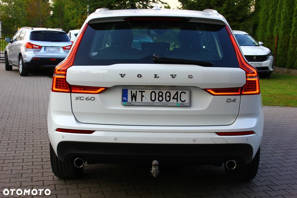 Volvo XC 60 D4 Momentum Pro - 21