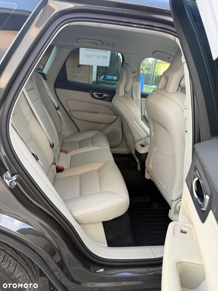 Volvo XC 60 D4 AWD Momentum - 21