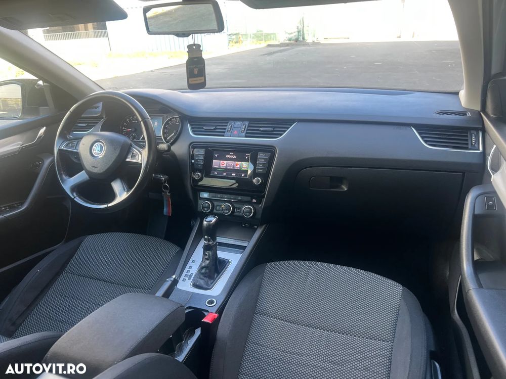 Skoda Octavia 2.0 TDI AMBITION DSG - 14