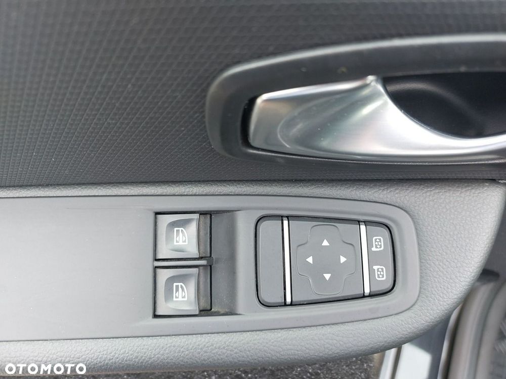Renault Clio - 17
