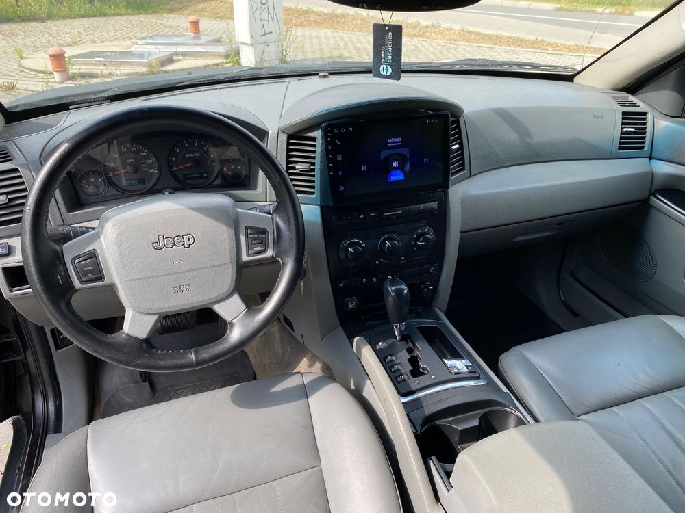 Jeep Grand Cherokee - 10