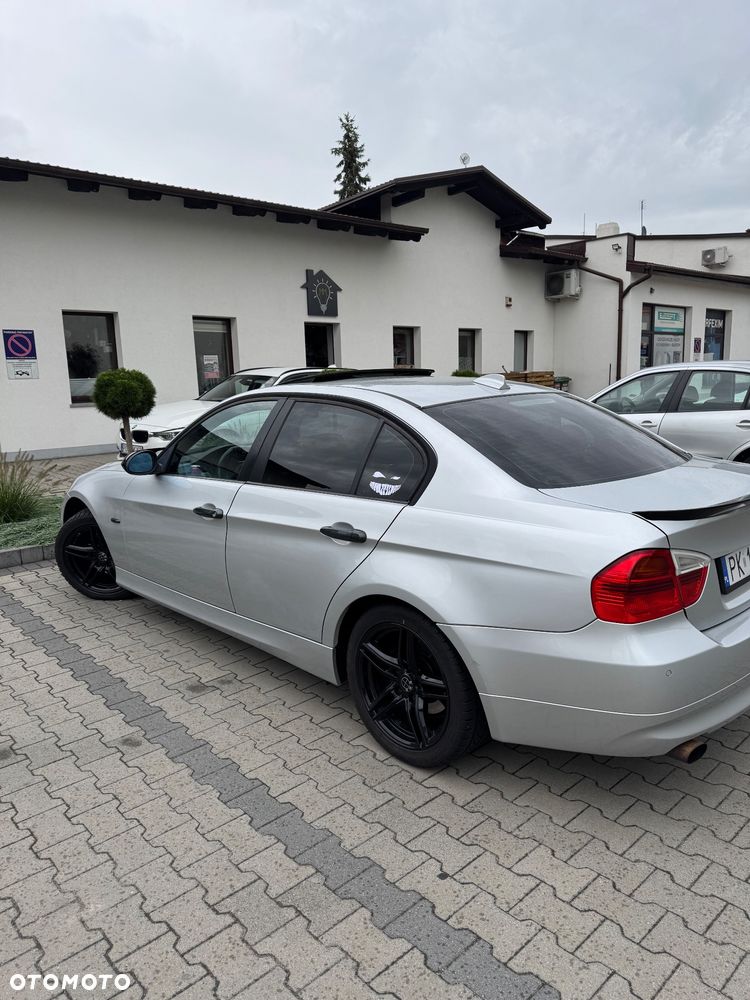BMW Seria 3 320i - 1