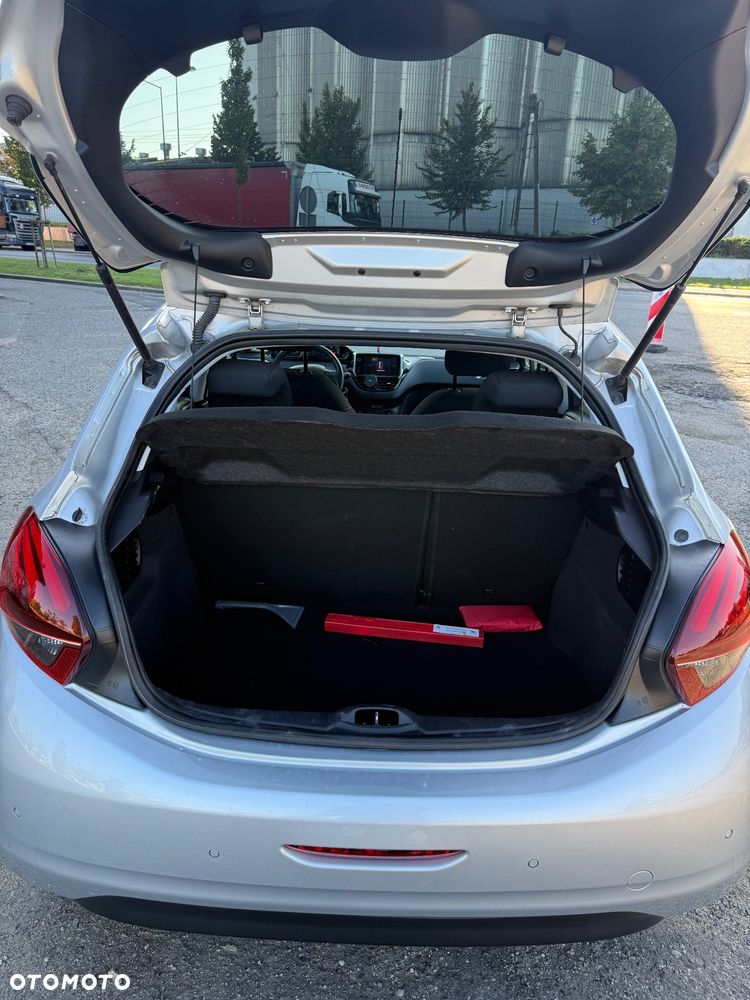 Peugeot 208 1.2 PureTech Style - 8