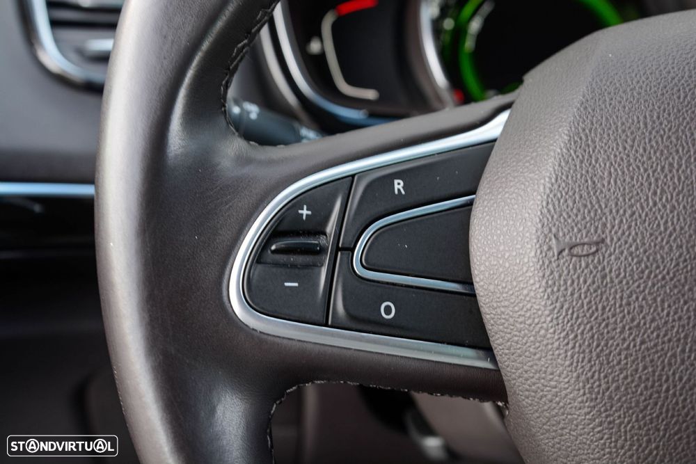 Renault Espace 1.6 dCi Initiale Paris EDC - 15