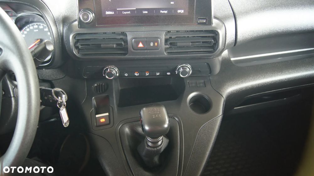 Opel COMBO - 27
