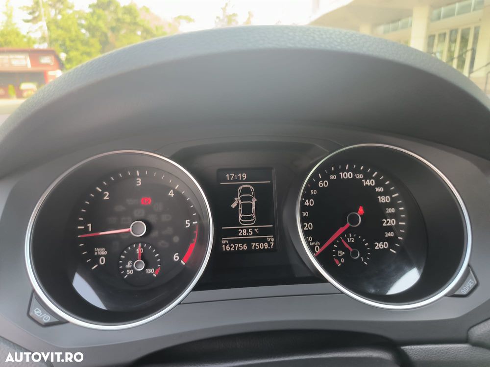 Volkswagen Jetta 2.0 TDI Comfortline - 10