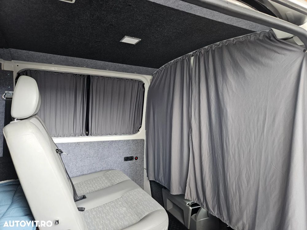 Volkswagen Caravelle - 5