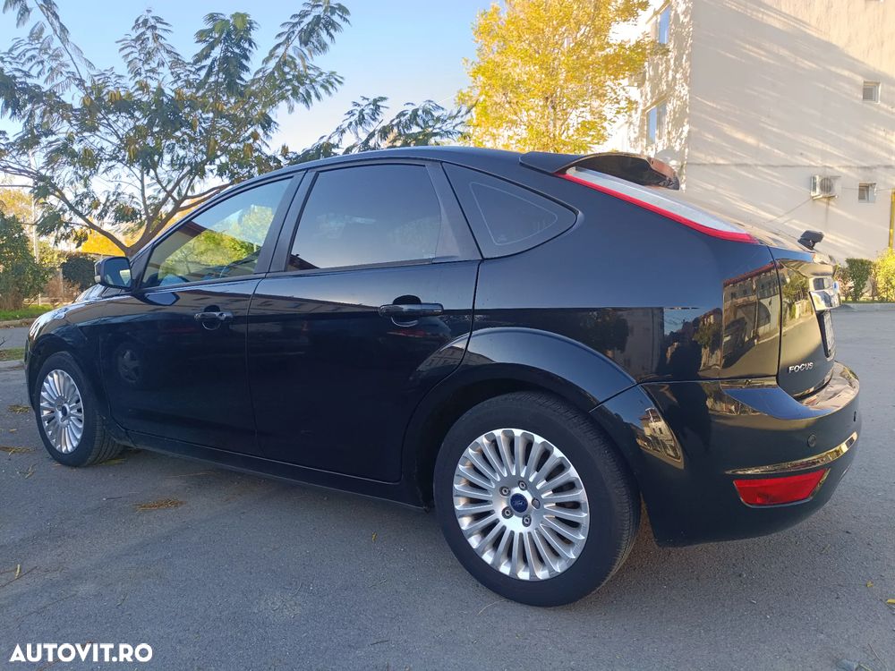 Ford Focus 1.6 TDCi DPF Titanium - 9