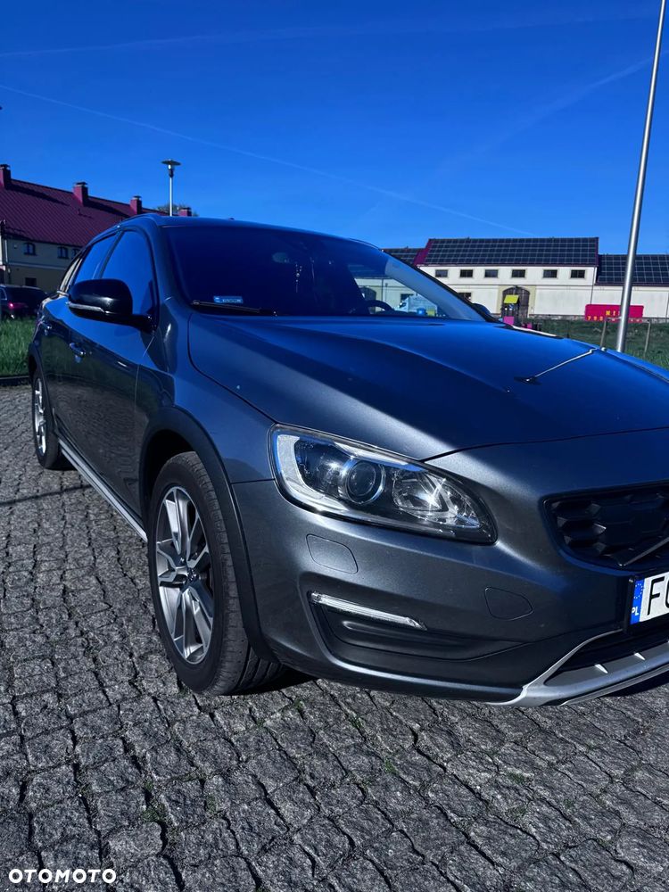Volvo V60 Cross Country D3 Drive-E Summum - 3