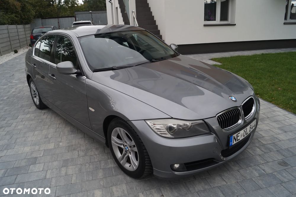 BMW Seria 3 325i - 4