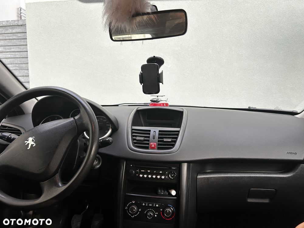 Peugeot 207 - 11