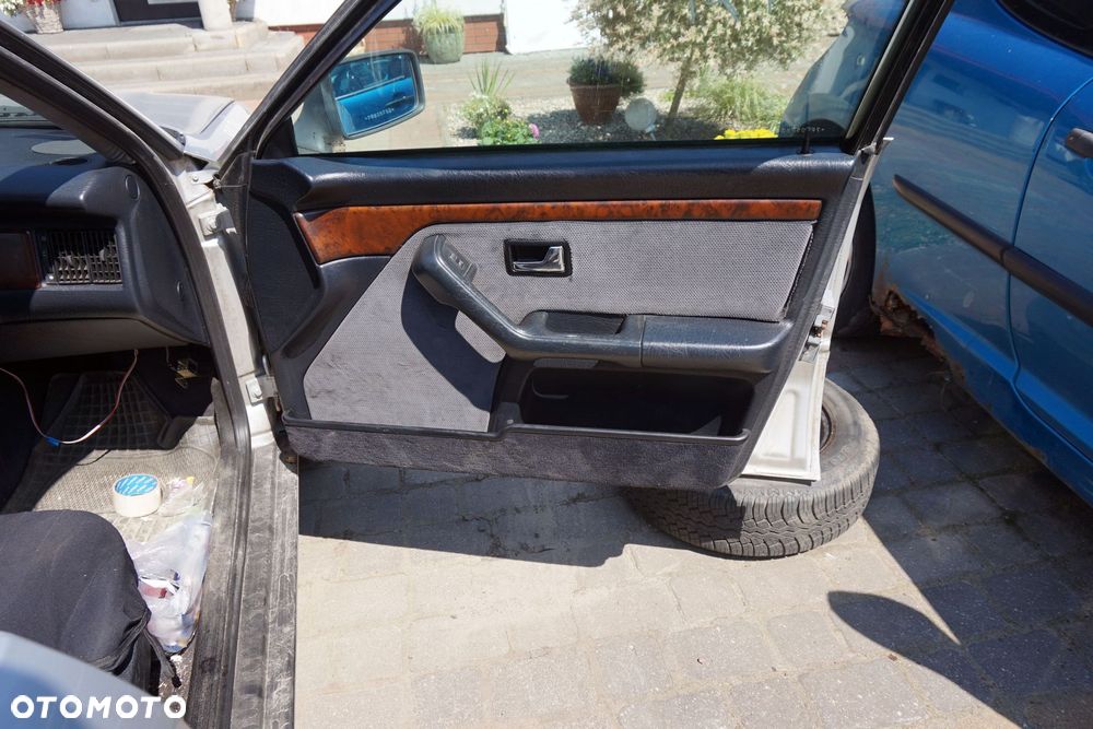 DRZWI PRZEDNIE PRAWE 80 B4 LY7T  AUDI 1991-1996 - 2