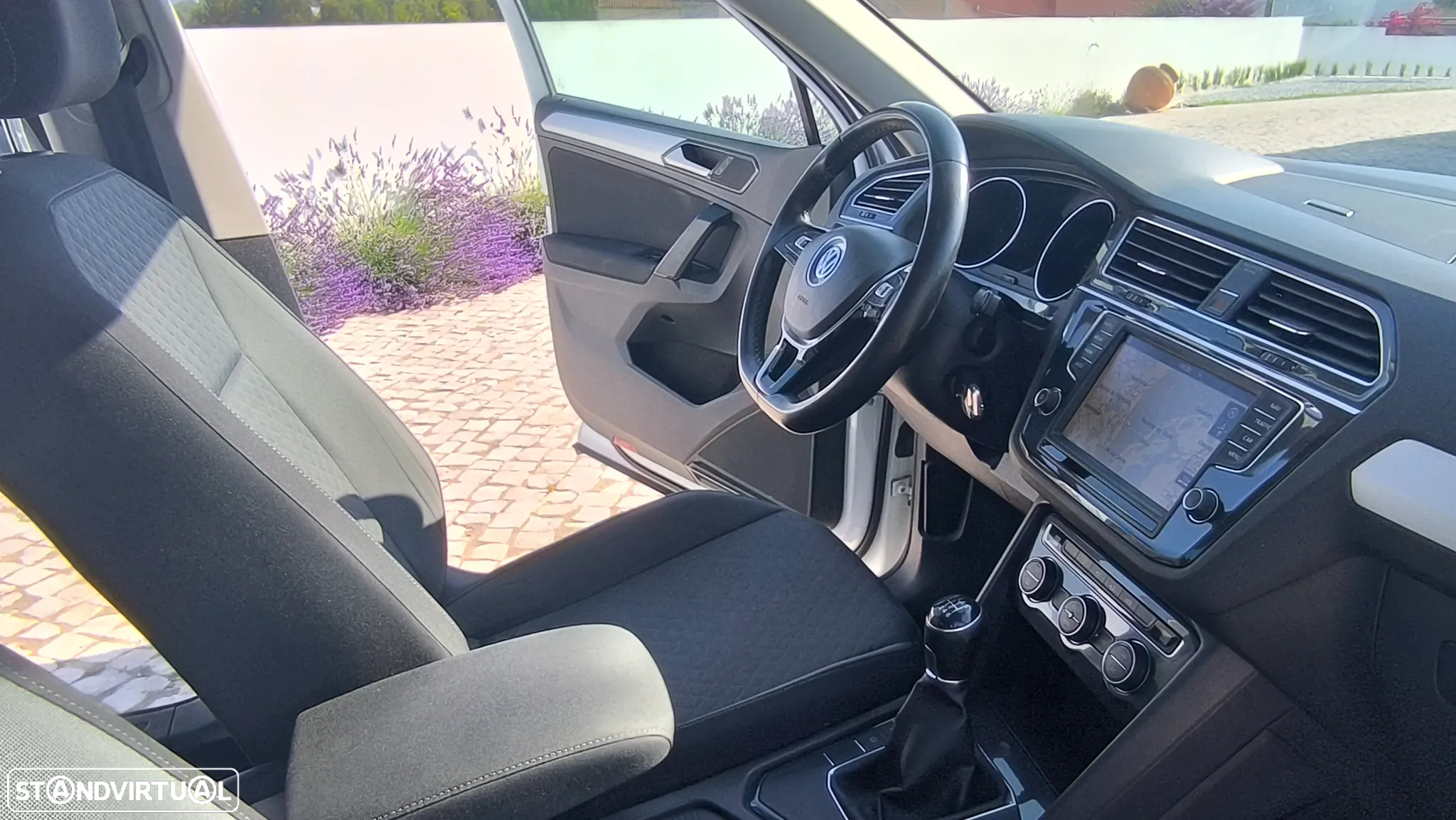 VW Tiguan 2.0 TDI R-Line - 9