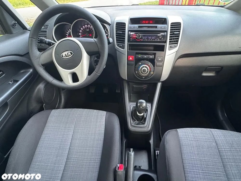 Kia Venga - 12