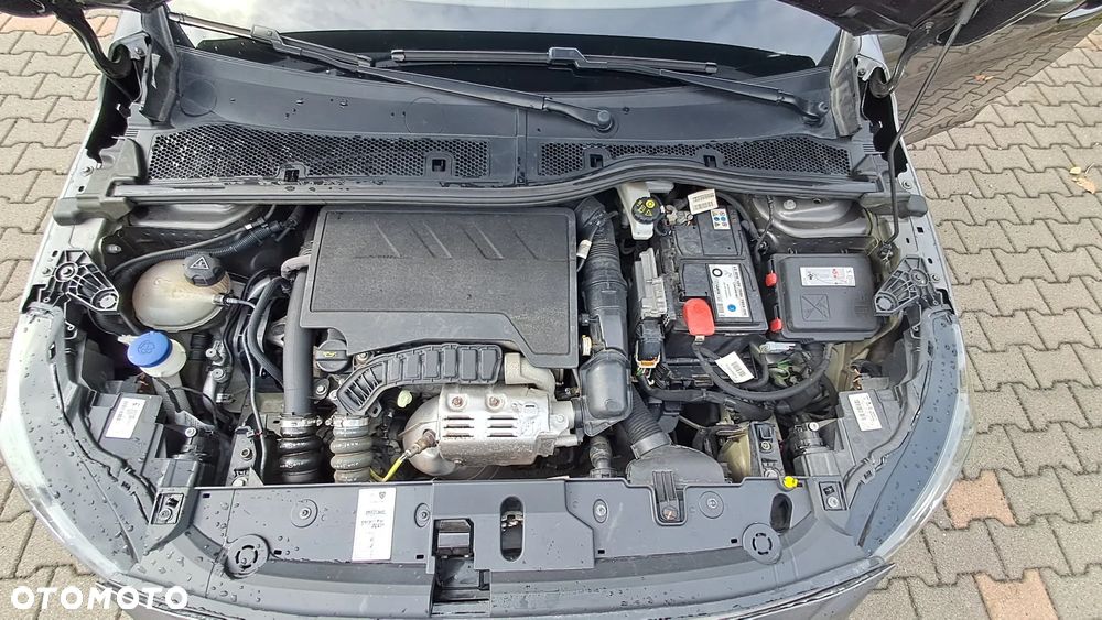 Peugeot 208 1.2 PureTech GPF Signature S&S - 20