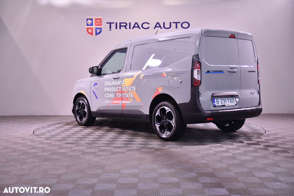 Ford Transit Courier Van - 3