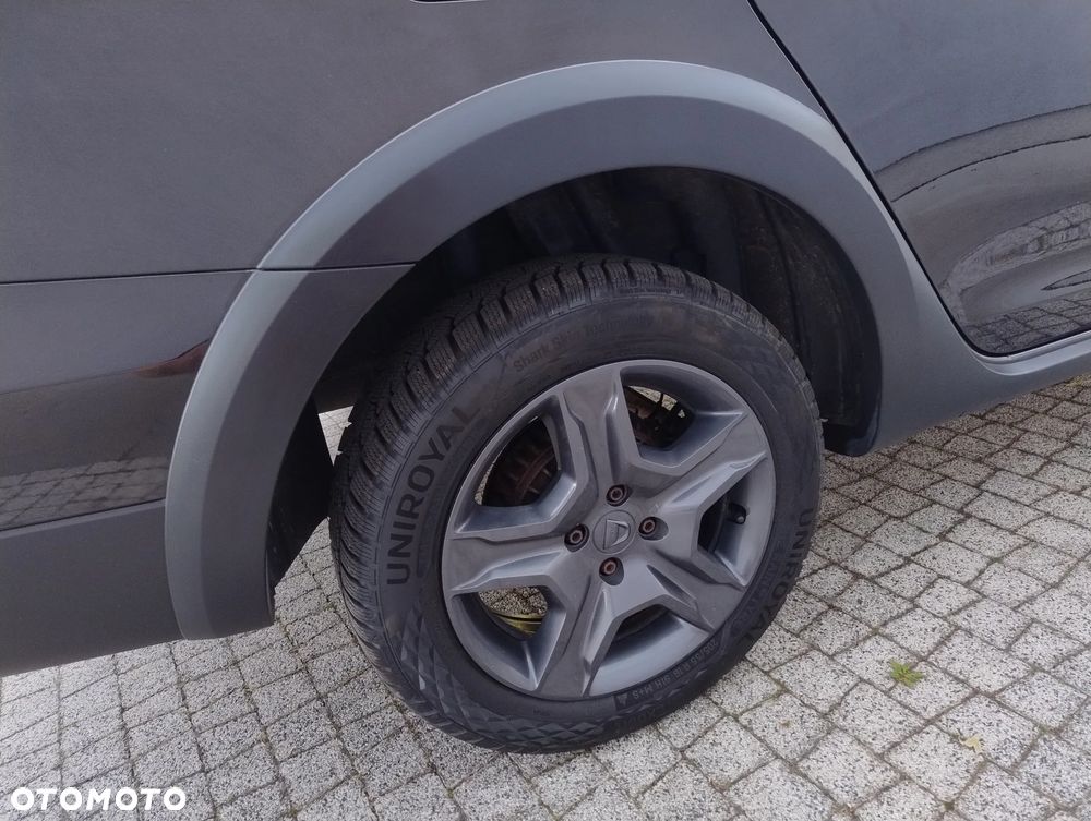Dacia Logan TCe 90 S&S Stepway Celebration - 38