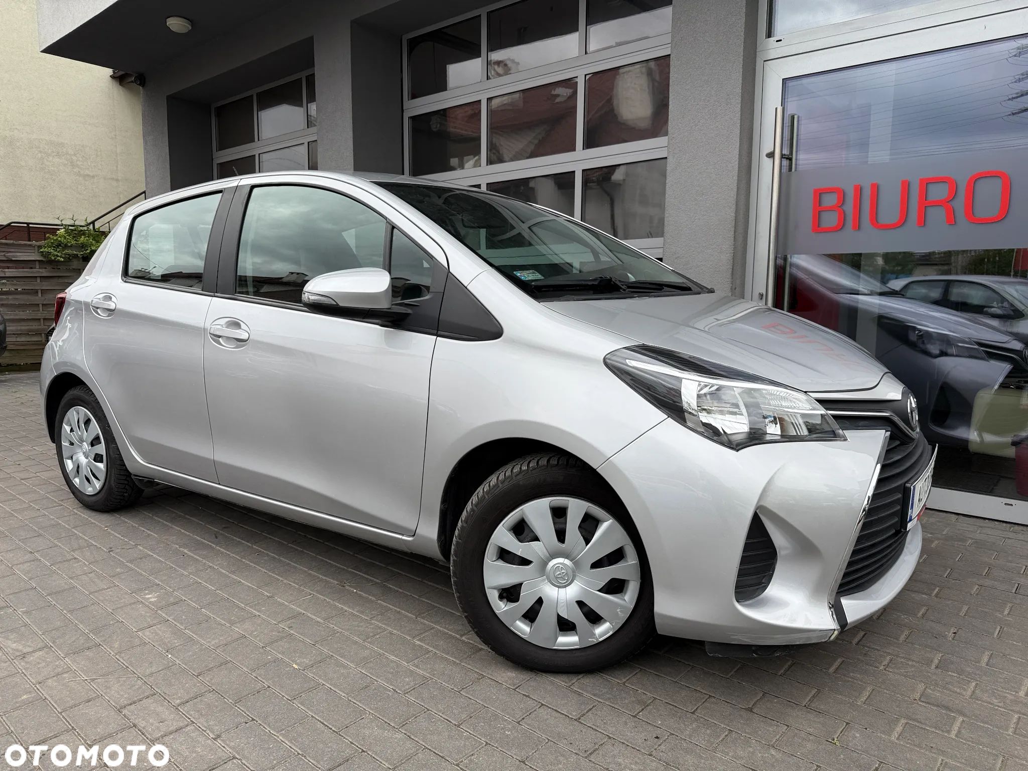 Toyota Yaris 1.0 Premium - 1