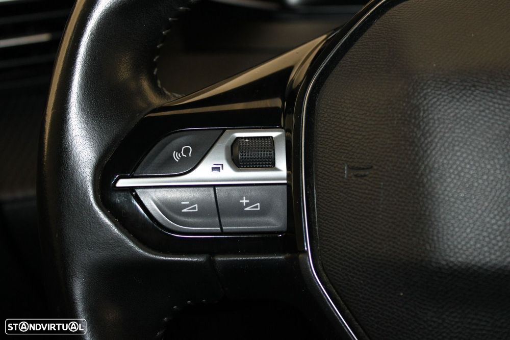 Peugeot 208 1.2 PureTech Active - 12