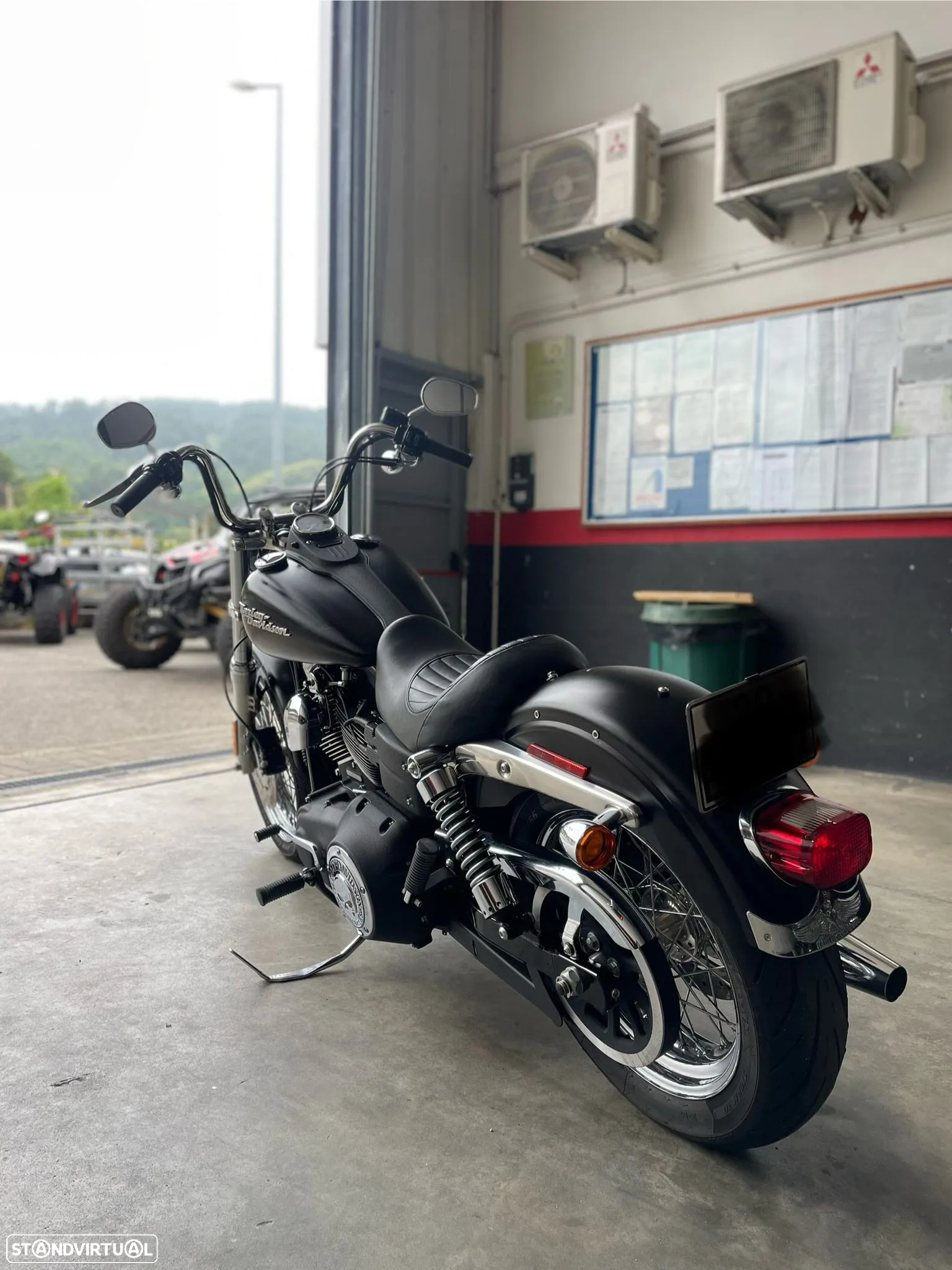 Harley-Davidson Dyna Street Bob - 7