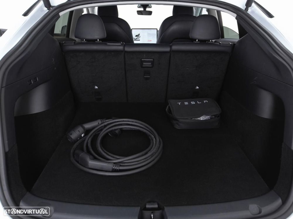 Tesla Model Y Long Range Dual Motor AWD - 14