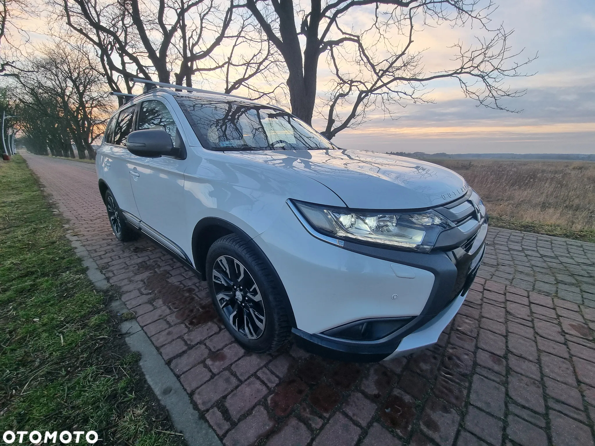 Mitsubishi Outlander 2.2 DID Intense + 4WD - 28
