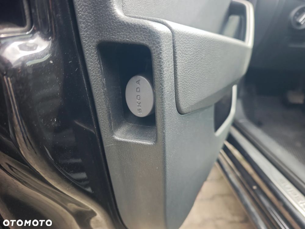 Skoda Superb 2.0 TDI SCR 4x4 Ambition DSG - 37
