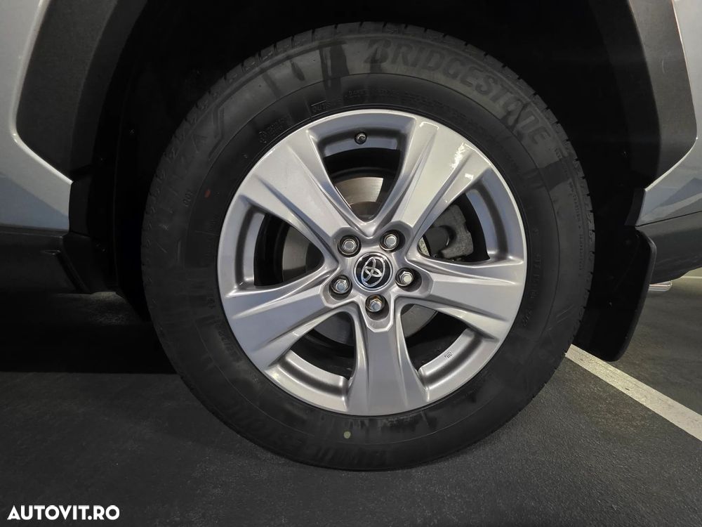 Toyota RAV4 - 9