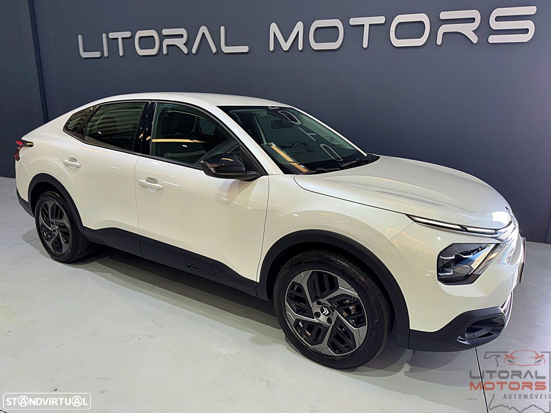 Citroën C4 X 1.2 PureTech Shine EAT8 - 1